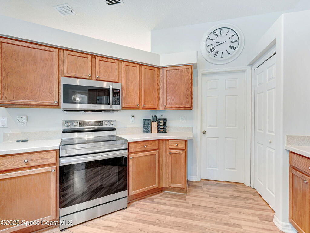 654 Sheridan Woods Drive, Melbourne, FL 32904