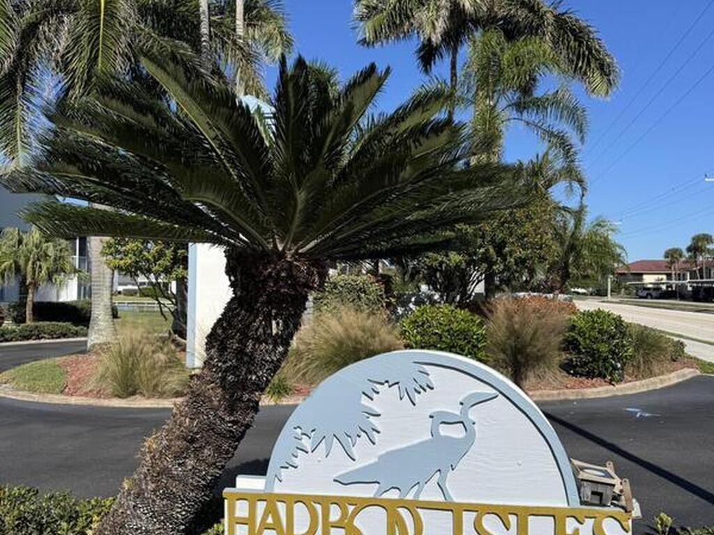 540 S Brevard Avenue, Cocoa Beach, FL 32931