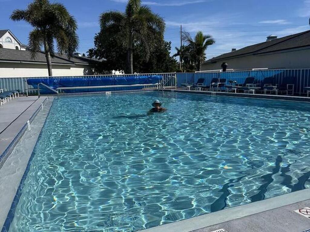 540 S Brevard Avenue, Cocoa Beach, FL 32931