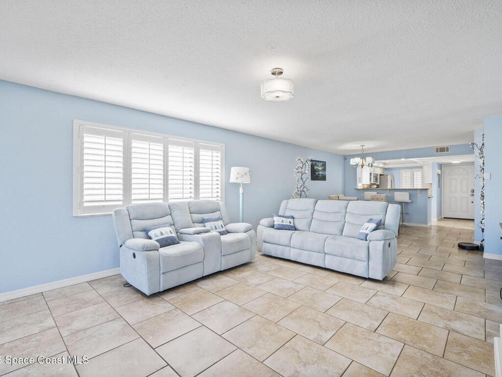 1305 S Atlantic Avenue, Cocoa Beach, FL 32931