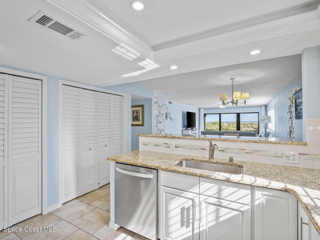 1305 S Atlantic Avenue, Cocoa Beach, FL 32931