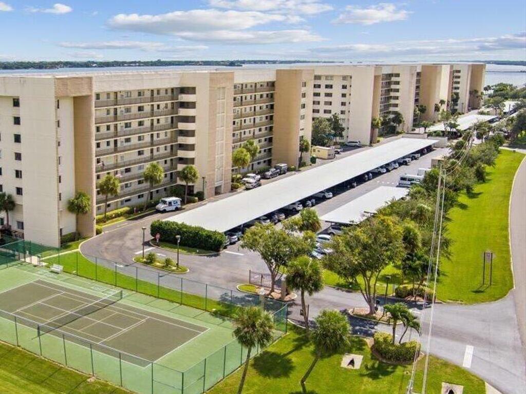 200 S Sykes Creek Parkway, Merritt Island, FL 32952