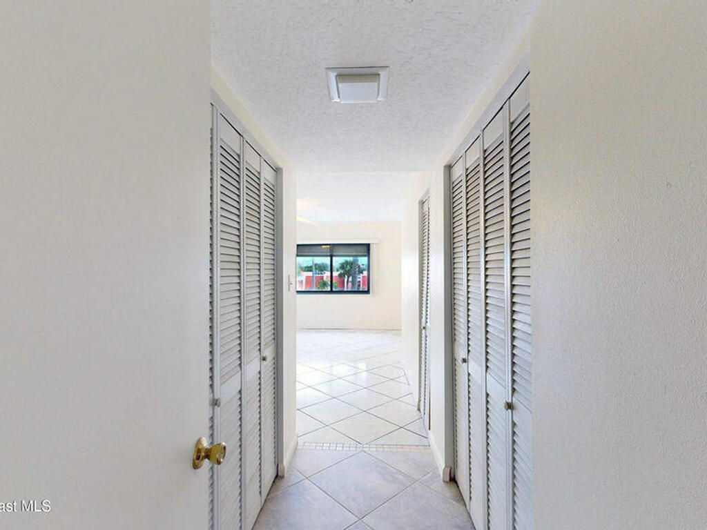 800 S Brevard Avenue, Cocoa Beach, FL 32931