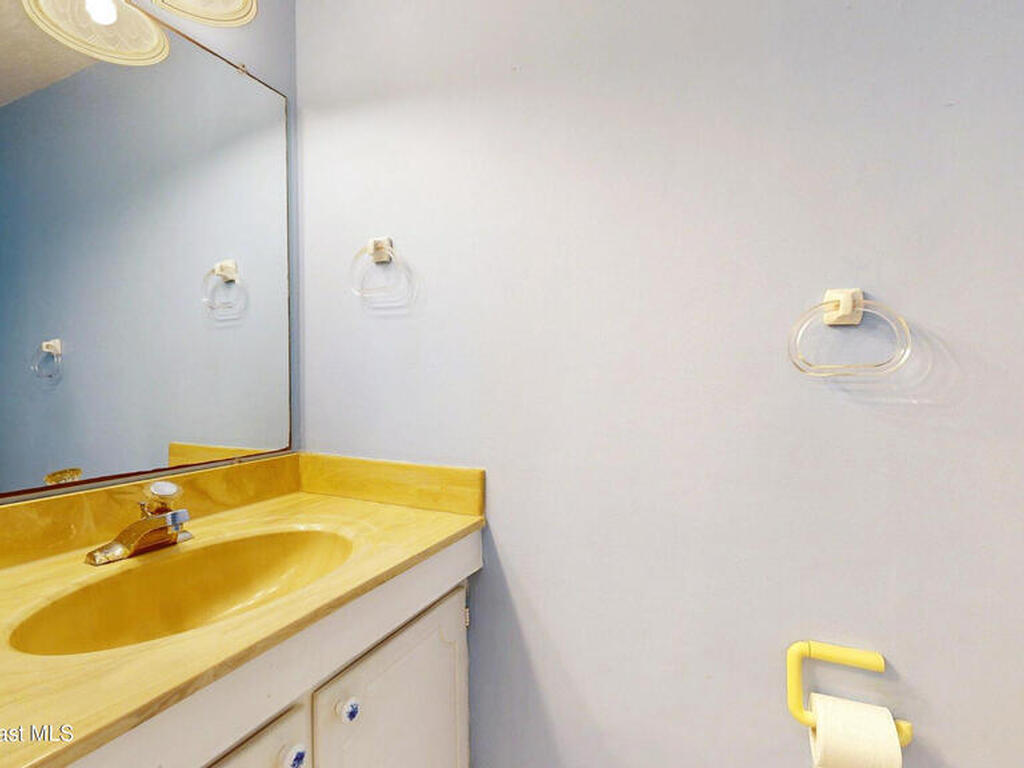 800 S Brevard Avenue, Cocoa Beach, FL 32931