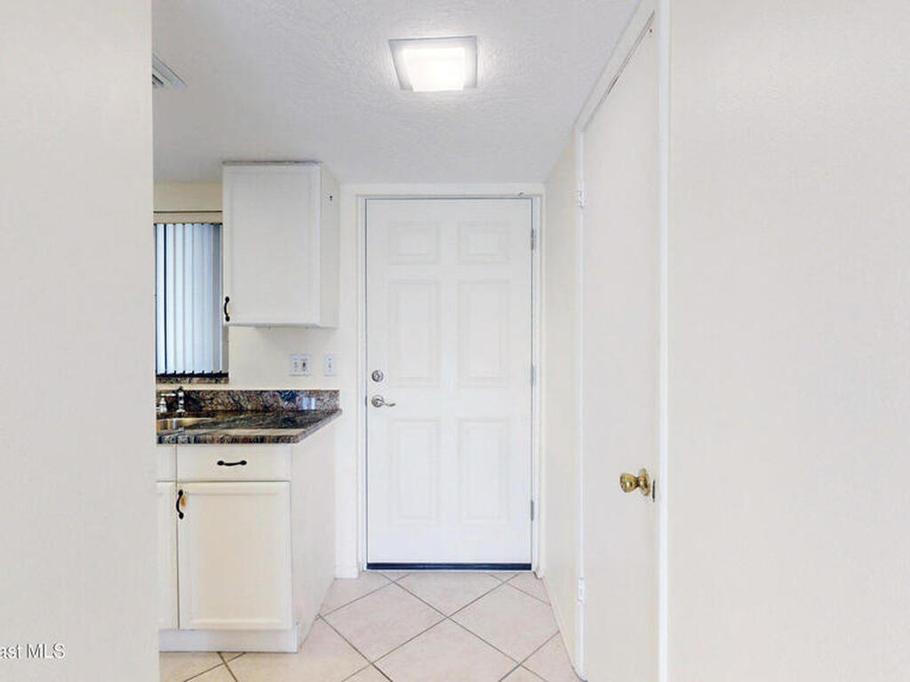 800 S Brevard Avenue, Cocoa Beach, FL 32931