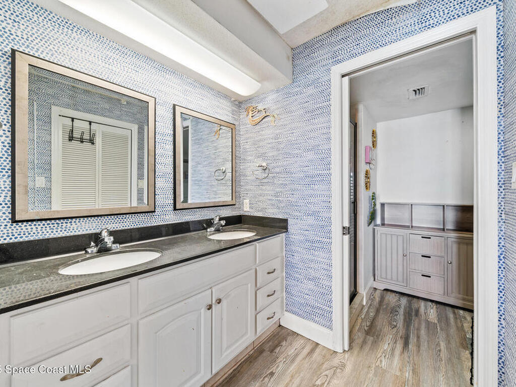 560 S Brevard Avenue, Cocoa Beach, FL 32931