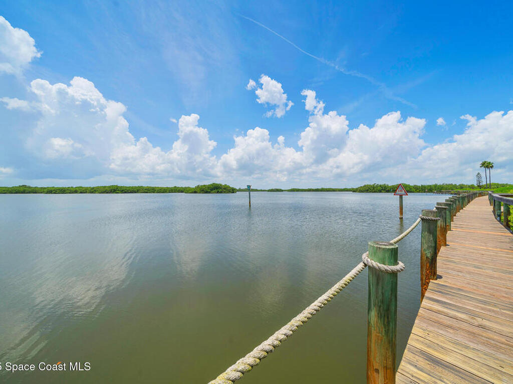 560 S Brevard Avenue, Cocoa Beach, FL 32931