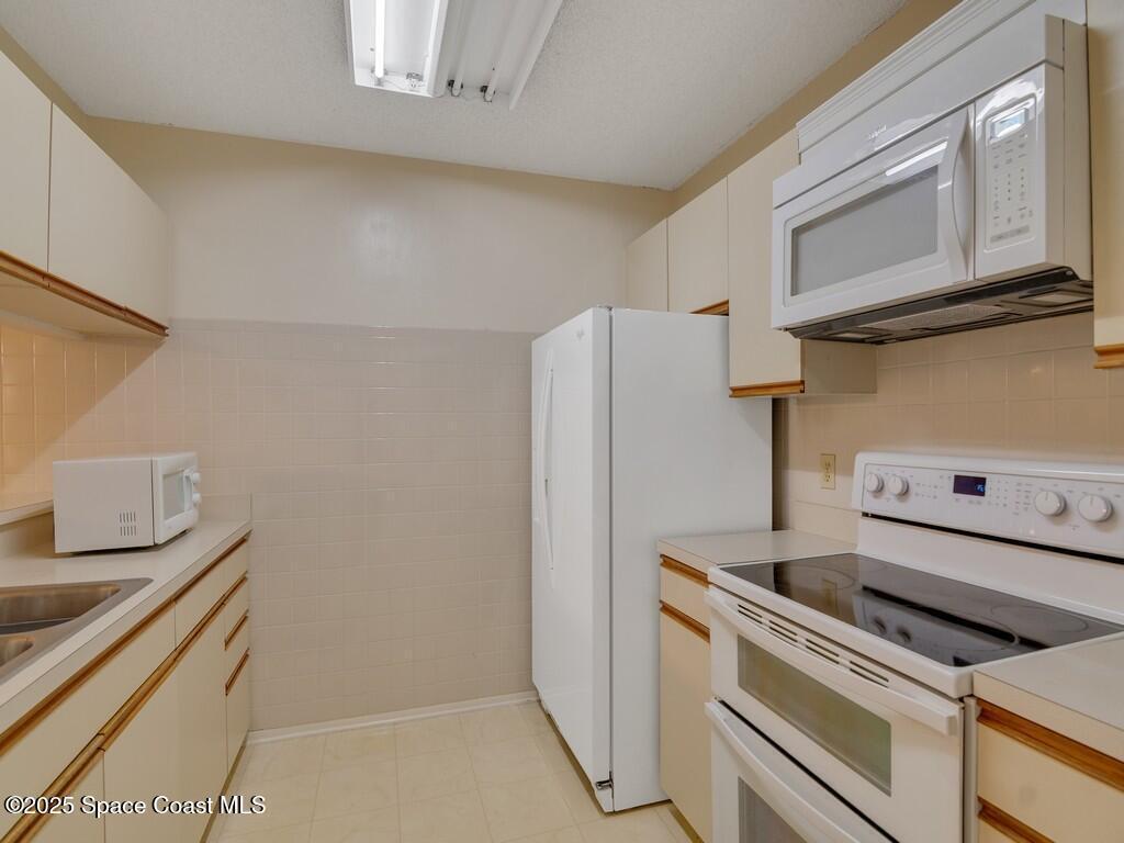 27 Plantation Drive, Vero Beach, FL 32966