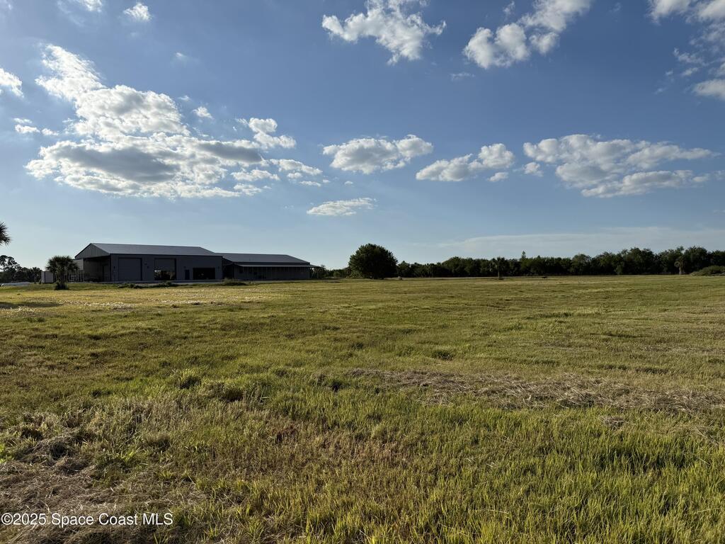 2105 86 Avenue, Vero Beach, FL 32968