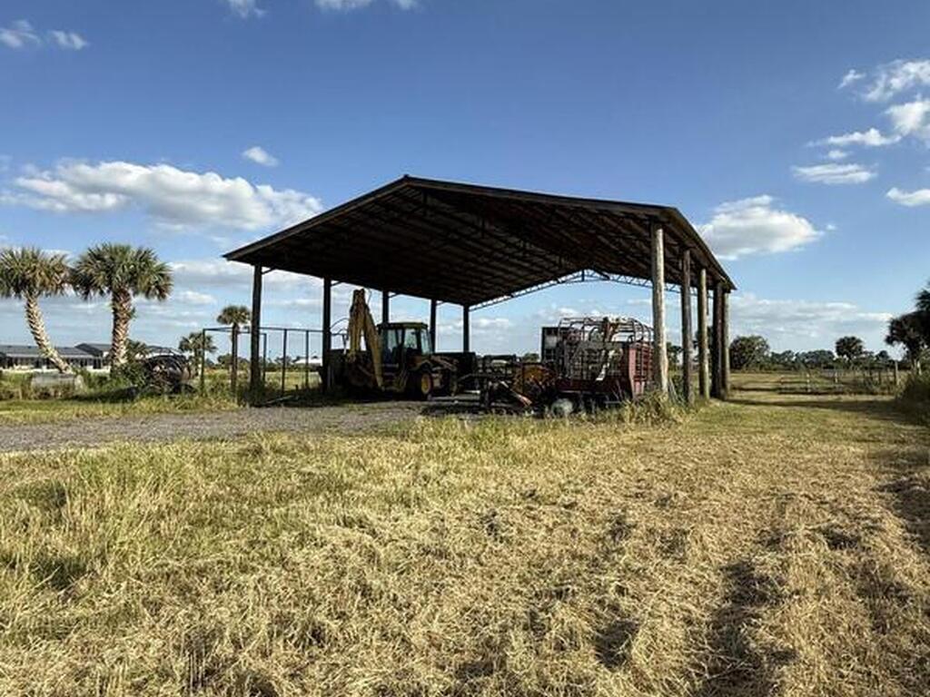 2105 86 Avenue, Vero Beach, FL 32968