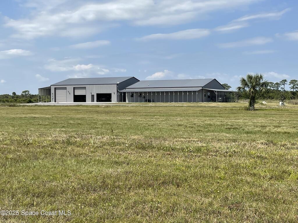 2105 86 Avenue, Vero Beach, FL 32968