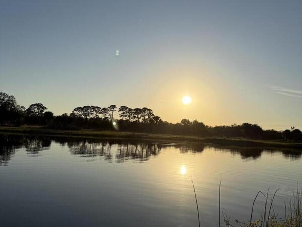 2105 86 Avenue, Vero Beach, FL 32968