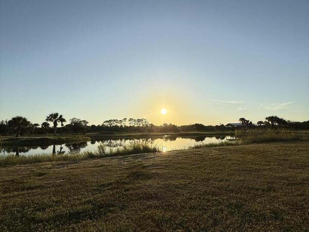 2105 86 Avenue, Vero Beach, FL 32968