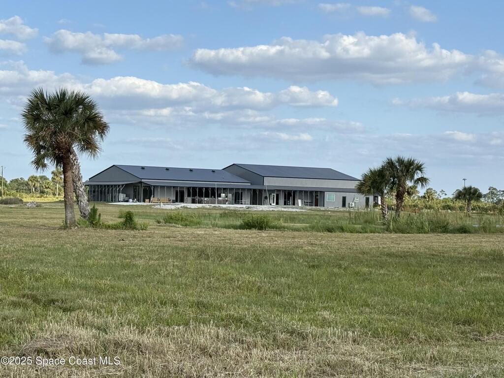 2105 86 Avenue, Vero Beach, FL 32968