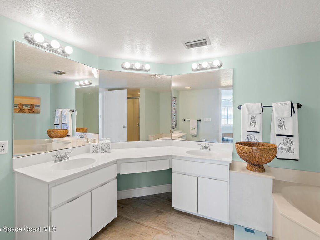 190 Pinellas Lane, Cocoa Beach, FL 32931