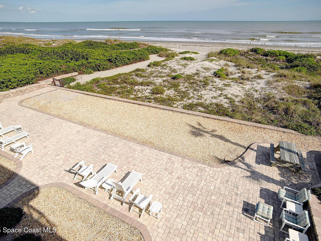 2515 S Atlantic Avenue, Cocoa Beach, FL 32931