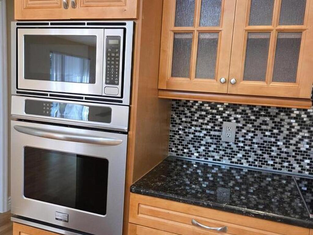 2437 Oakcrest Lane, West Melbourne, FL 32904