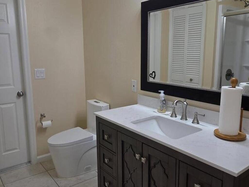 2437 Oakcrest Lane, West Melbourne, FL 32904