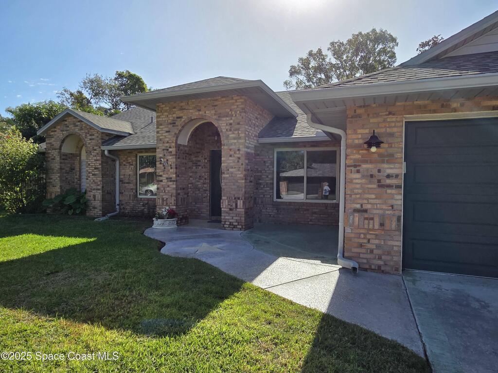 2437 Oakcrest Lane, West Melbourne, FL 32904