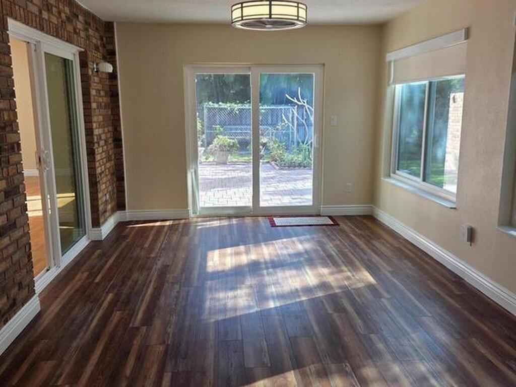 2437 Oakcrest Lane, West Melbourne, FL 32904