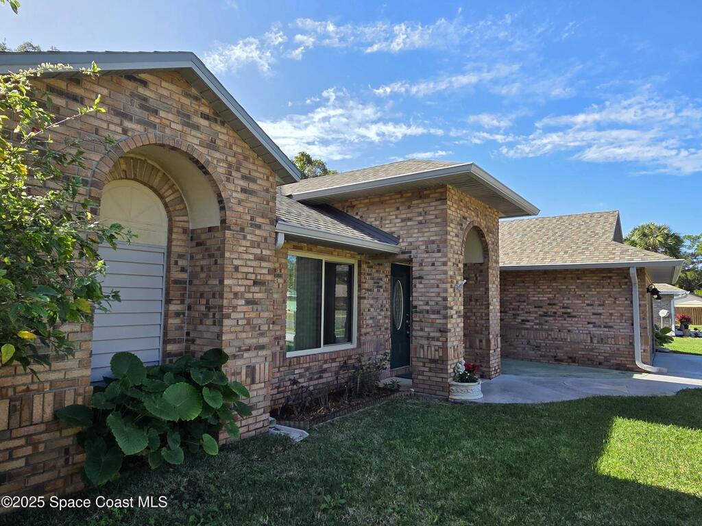 2437 Oakcrest Lane, West Melbourne, FL 32904