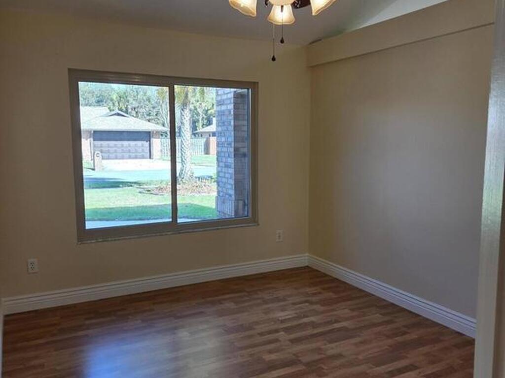 2437 Oakcrest Lane, West Melbourne, FL 32904