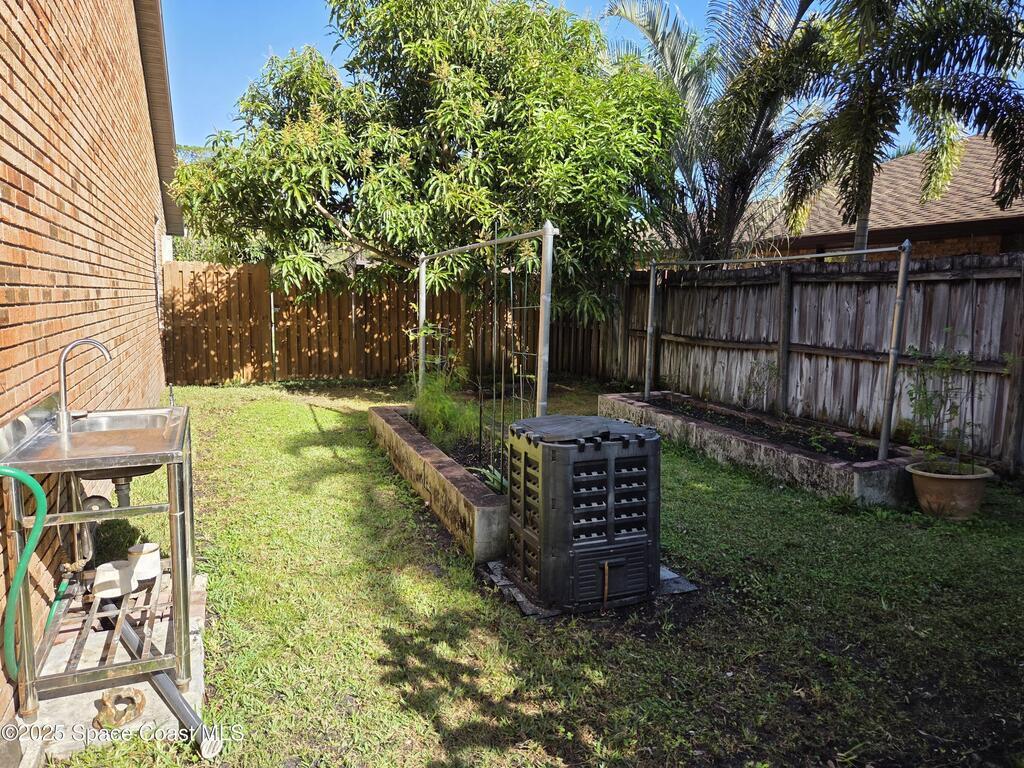 2437 Oakcrest Lane, West Melbourne, FL 32904