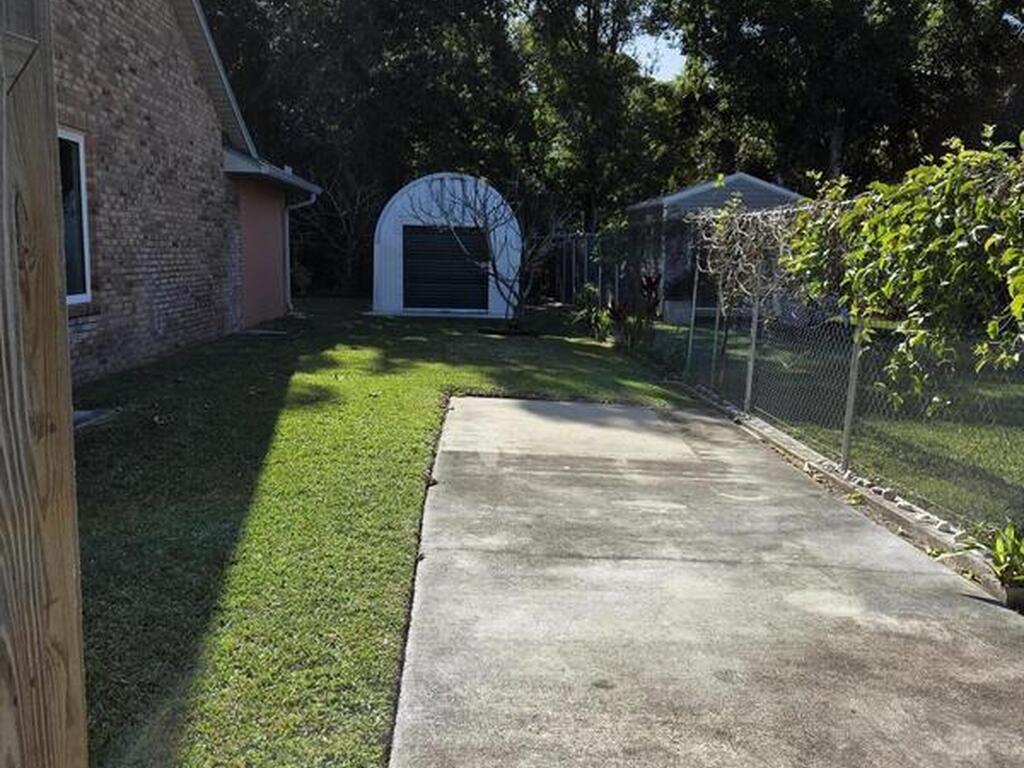 2437 Oakcrest Lane, West Melbourne, FL 32904