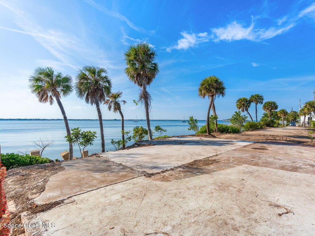 11680 Dragon Point Drive, Merritt Island, FL 32952