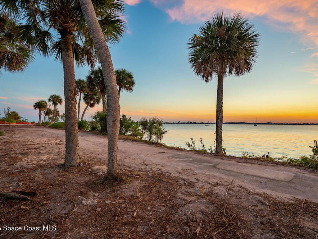 11680 Dragon Point Drive, Merritt Island, FL 32952