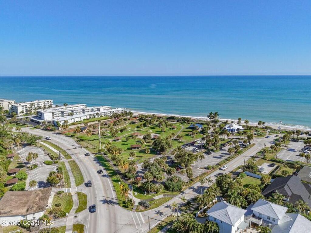 805 46th Place, Vero Beach, FL 32963