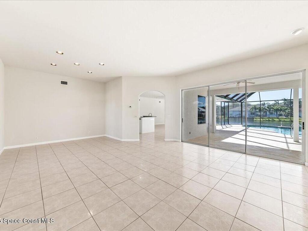 450 Newport Drive, Indialantic, FL 32903