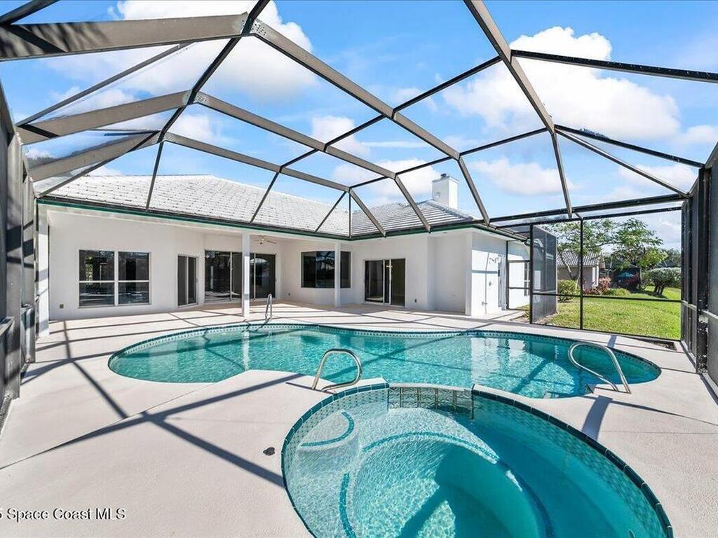 450 Newport Drive, Indialantic, FL 32903