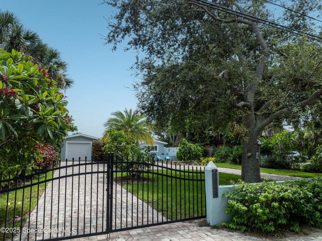 10758 S Tropical Trail, Merritt Island, FL 32952