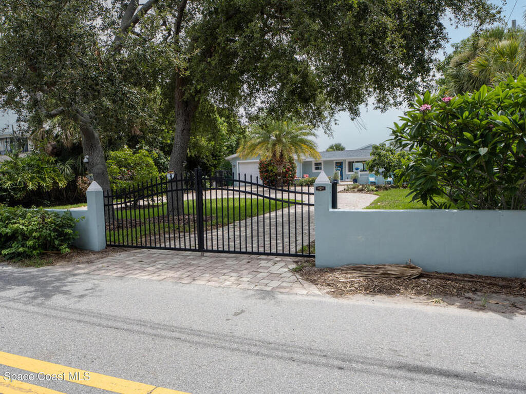 10758 S Tropical Trail, Merritt Island, FL 32952