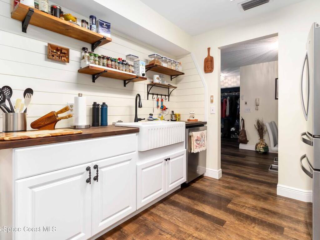 610 Saint Albans Court, West Melbourne, FL 32904