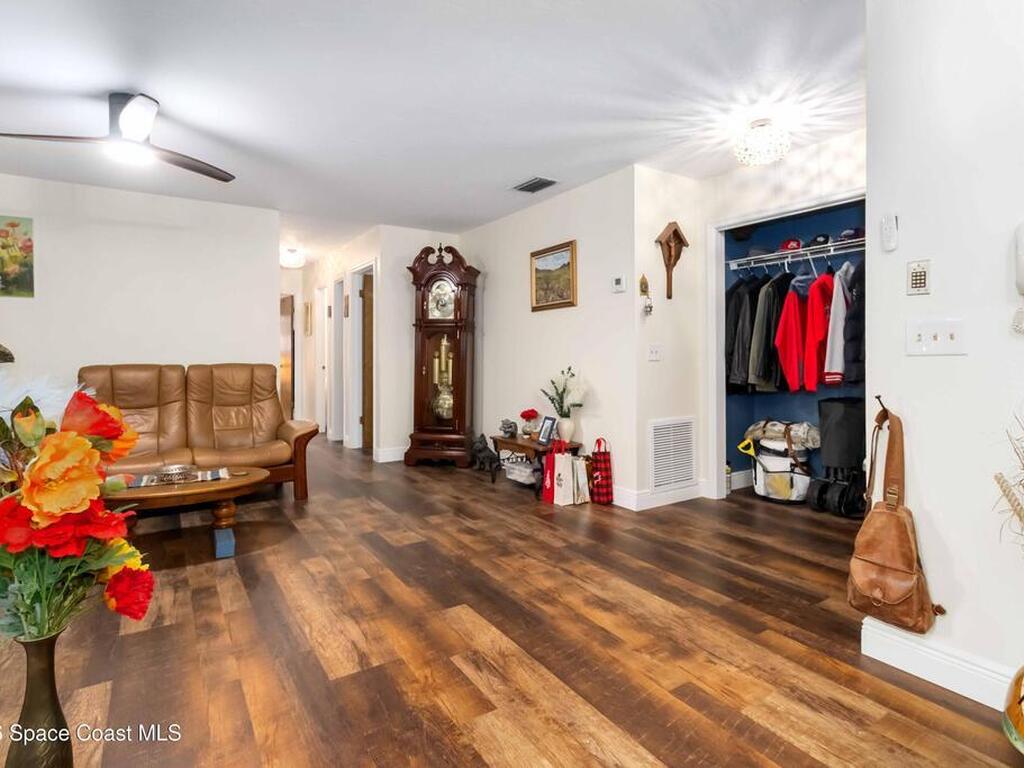 610 Saint Albans Court, West Melbourne, FL 32904