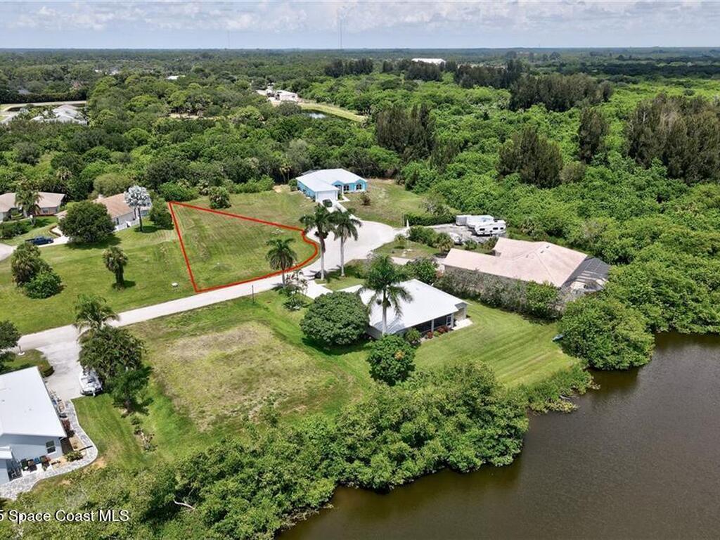 7465 32nd Court, Vero Beach, FL 32967