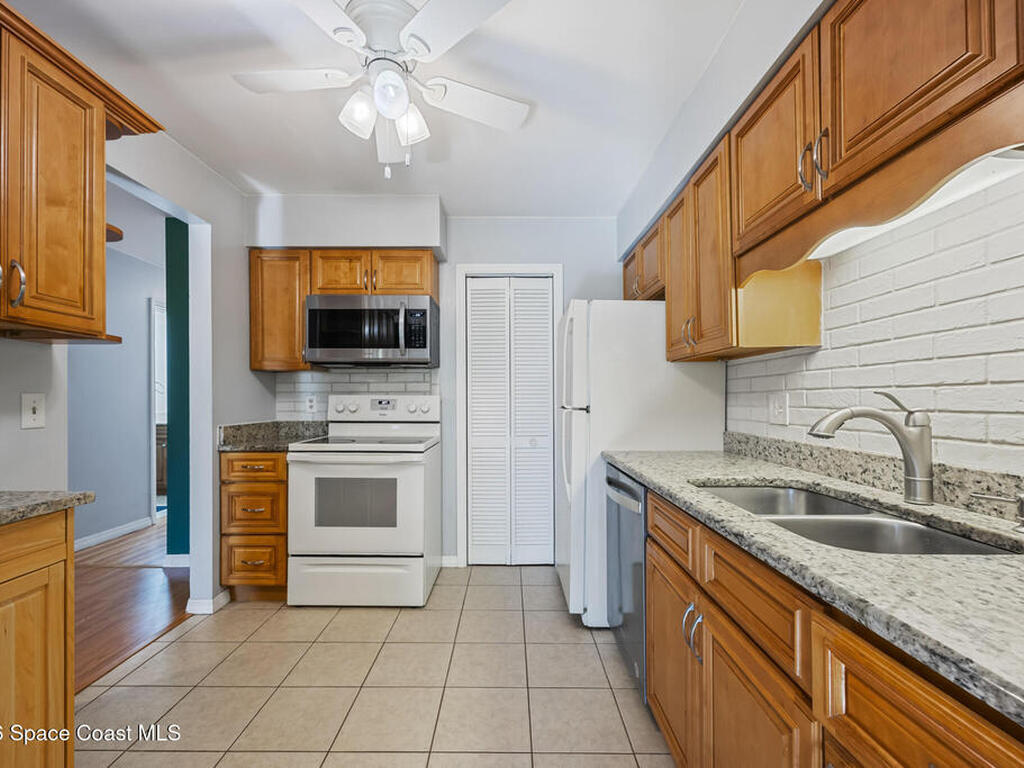 9002 Wedgewood Place, West Melbourne, FL 32904