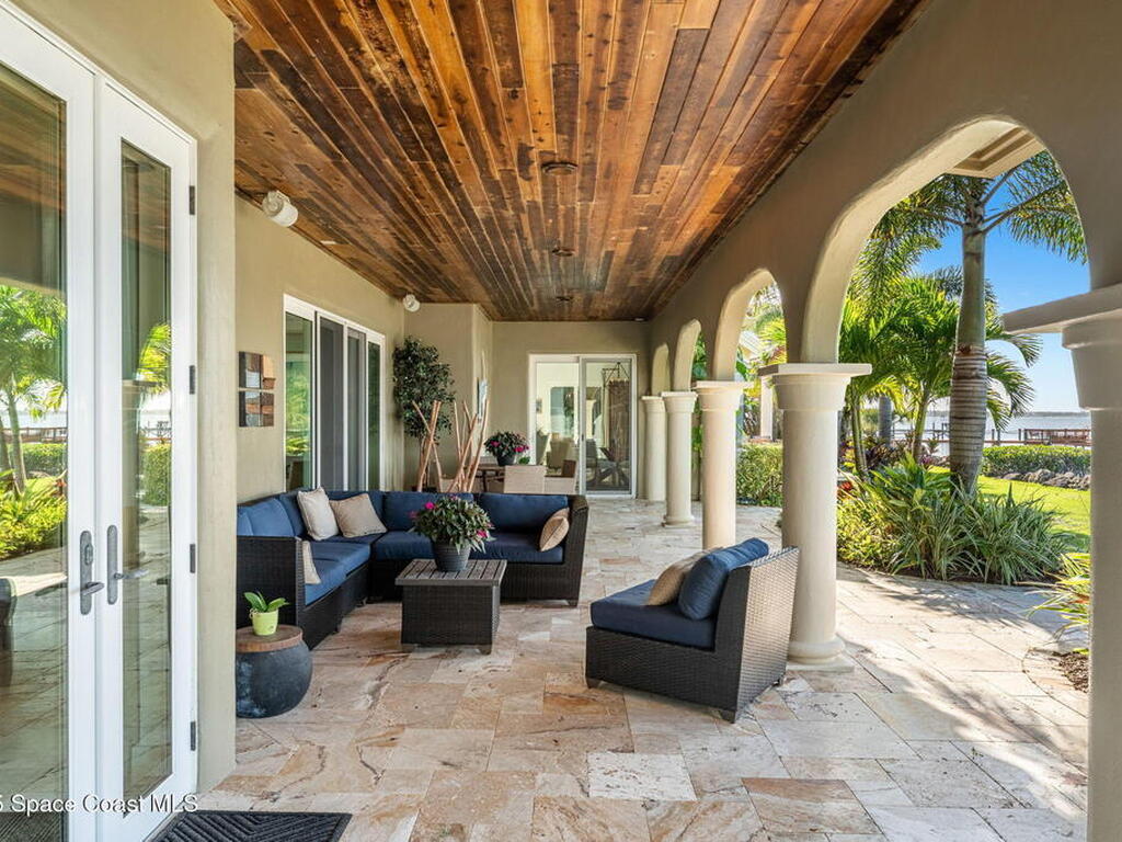 467 Spoonbill Lane, Melbourne Beach, FL 32951