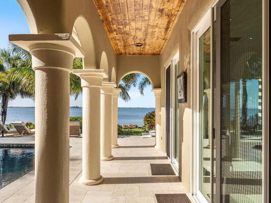 467 Spoonbill Lane, Melbourne Beach, FL 32951