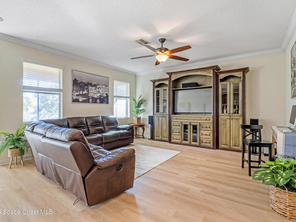 9923 Magnolia Woods Boulevard, Orlando, FL 32832