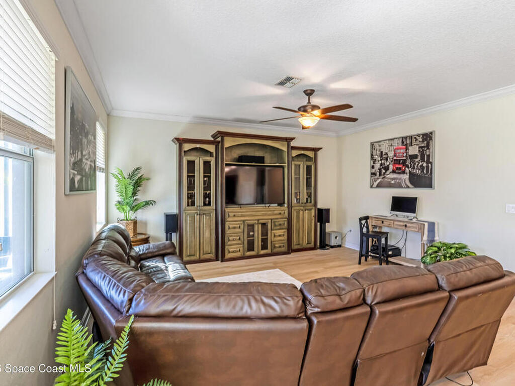 9923 Magnolia Woods Boulevard, Orlando, FL 32832