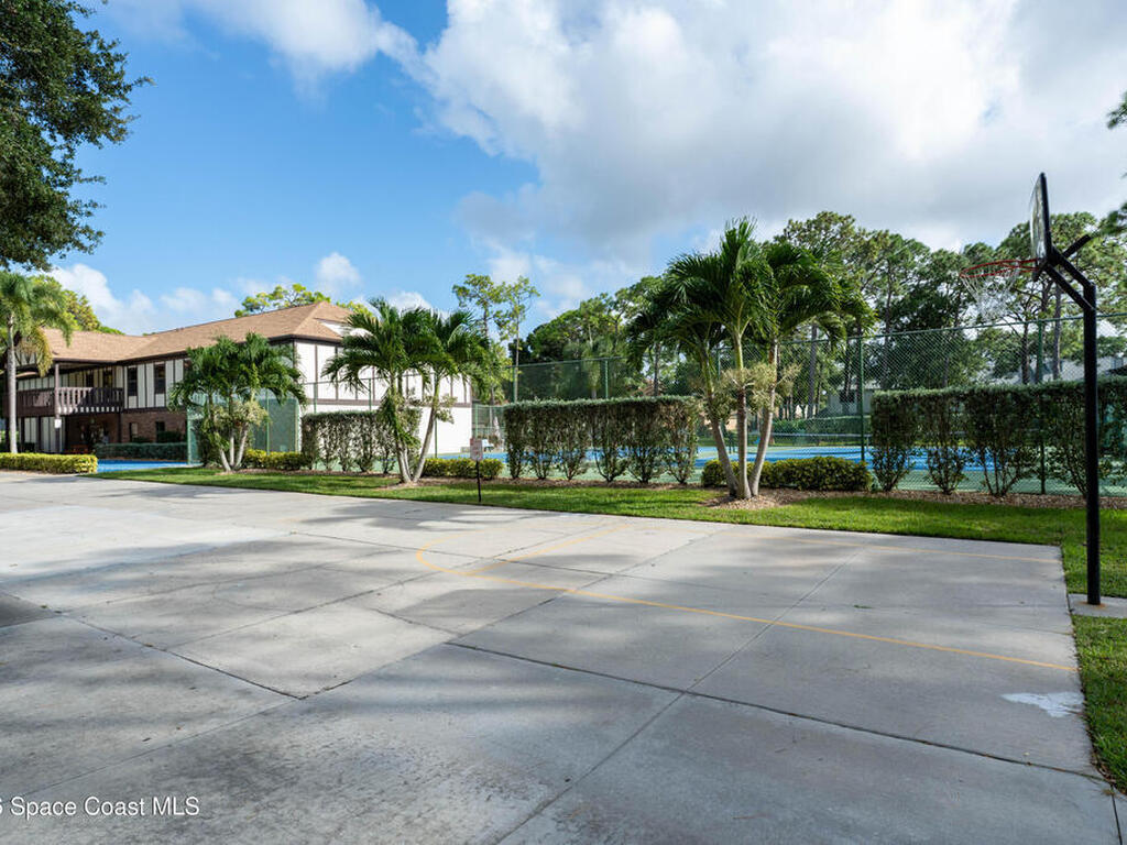 605 Saint Albans Court, Melbourne, FL 32904