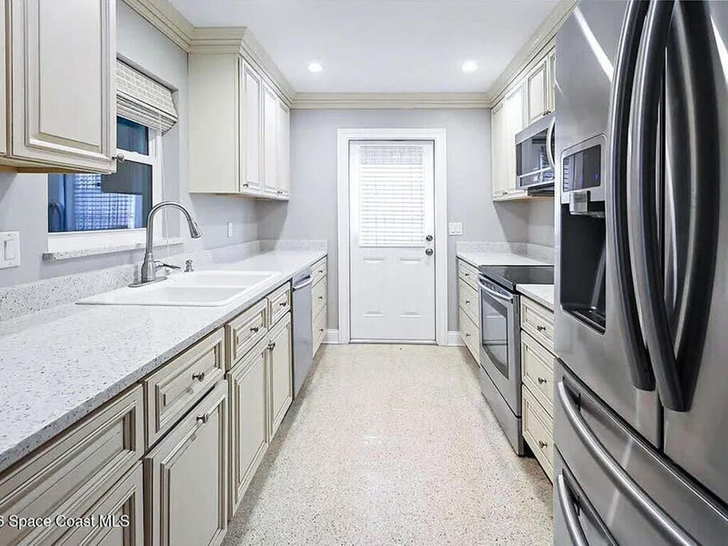 555 20th Street, Vero Beach, FL 32960