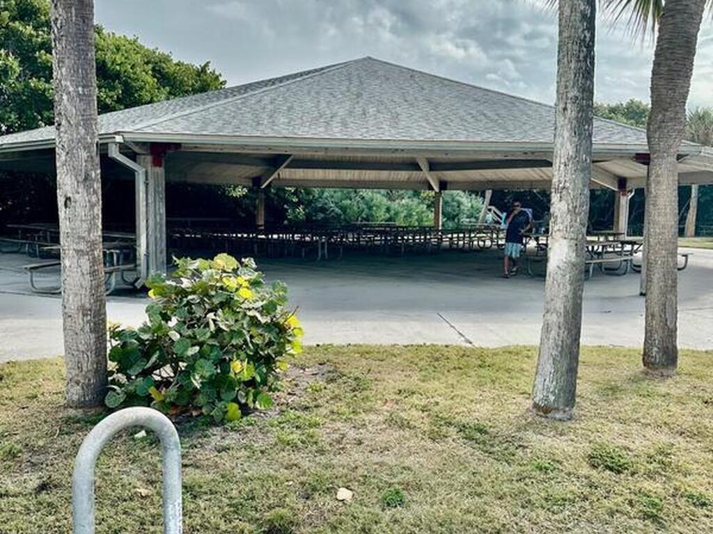 335 Paradise Boulevard, Indialantic, FL 32903