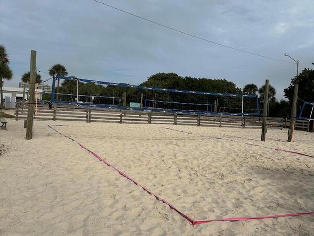 335 Paradise Boulevard, Indialantic, FL 32903