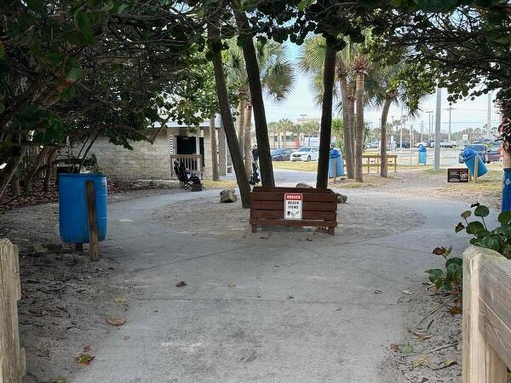 335 Paradise Boulevard, Indialantic, FL 32903