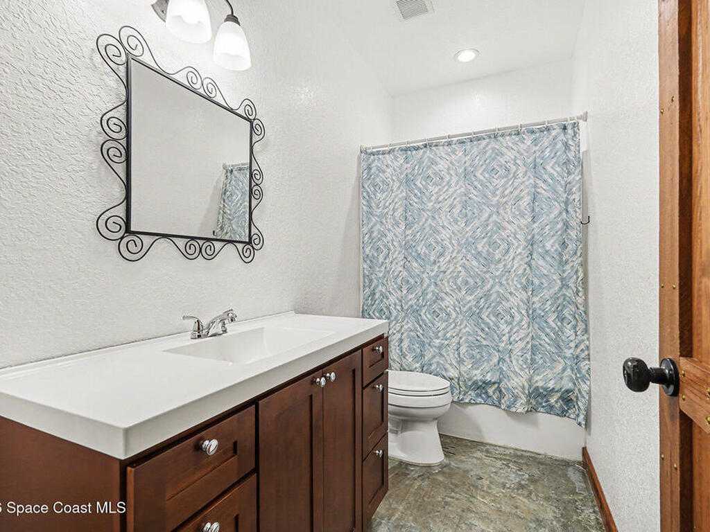 4960 Dixie Way, Mims, FL 32754