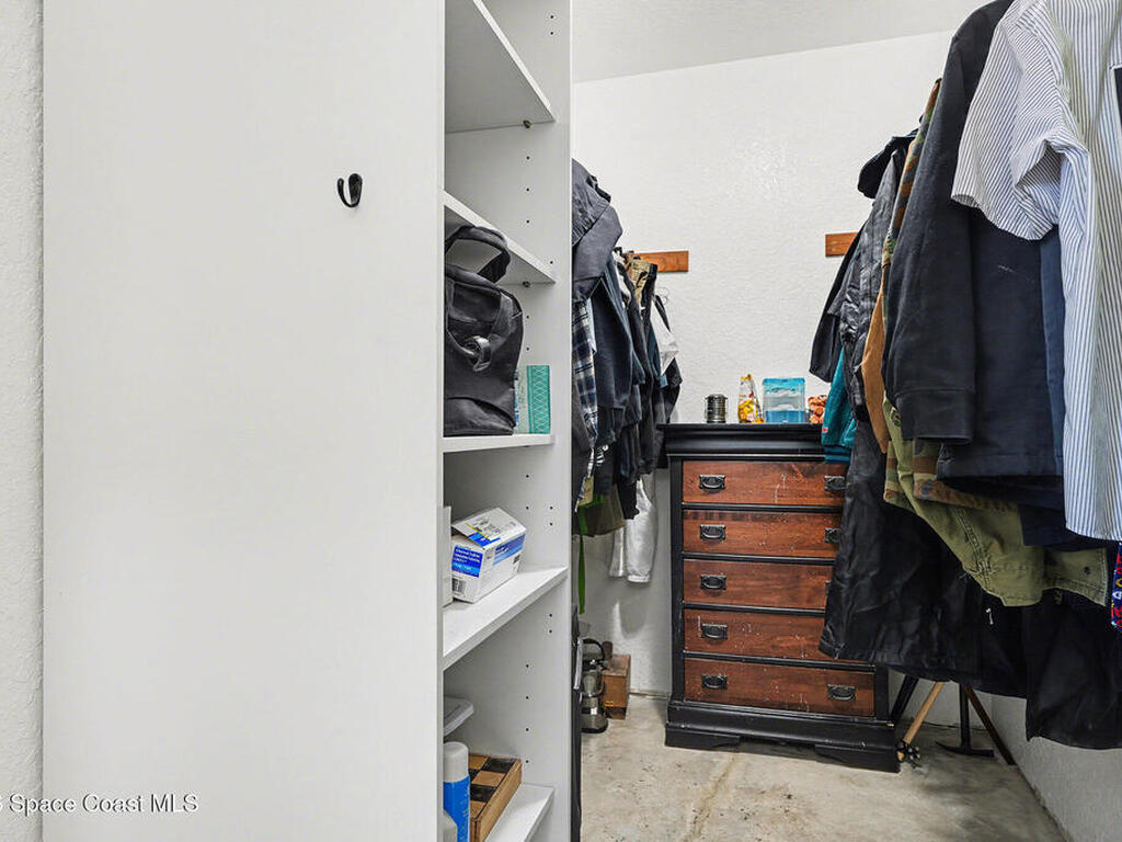 4960 Dixie Way, Mims, FL 32754